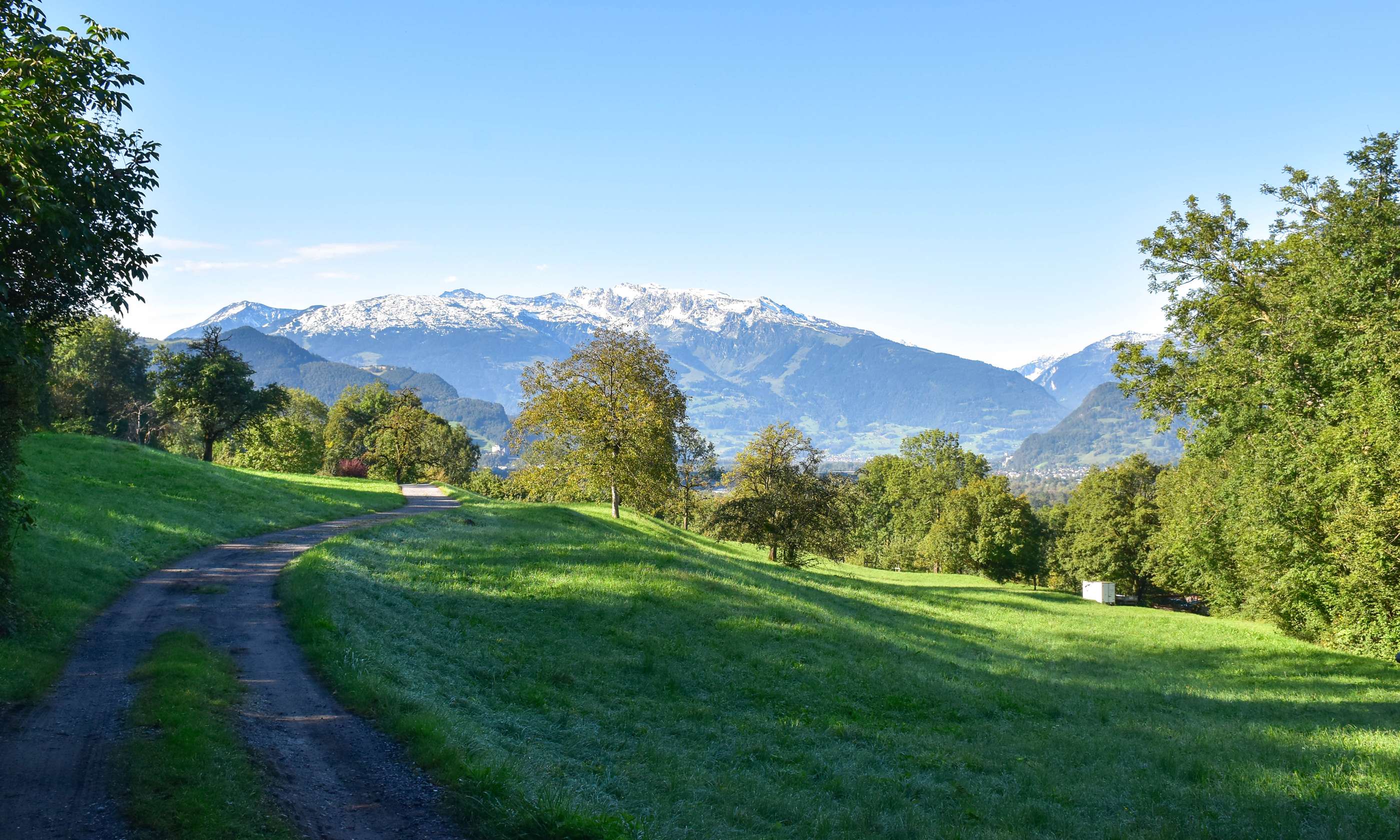 Wandelen op de Liechtenstein Trail in Liechtenstein.
