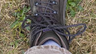 wandelschoenen strikken & pijn aan je voet voorkomen