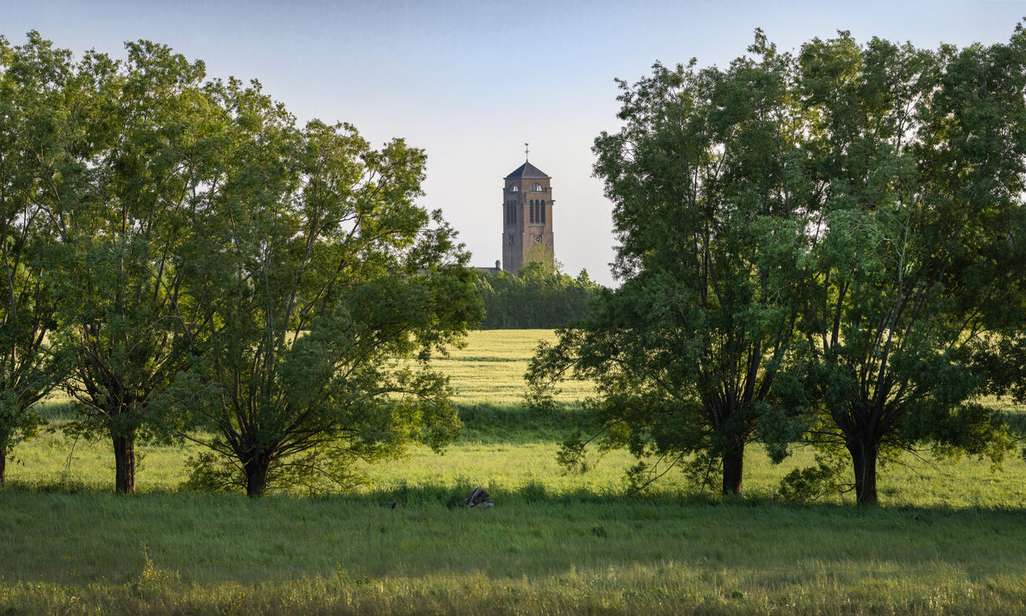 Panorama uitzicht over Zonnebeke en haar kerk
