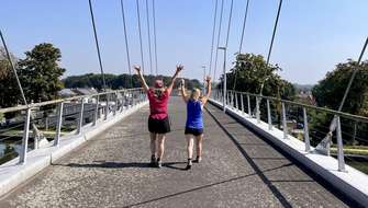 Kennedymars Maasland op de loopburg met wandelaars