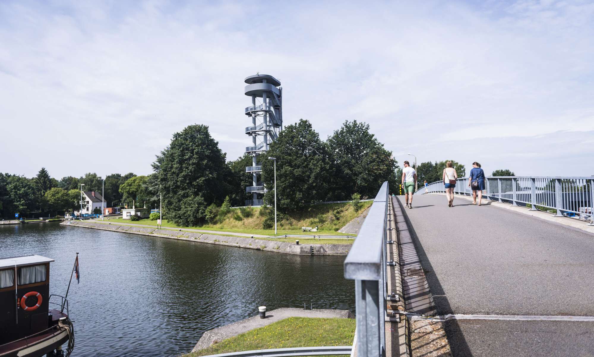 Wandelen langs de Sas4-Toren van Dessel.